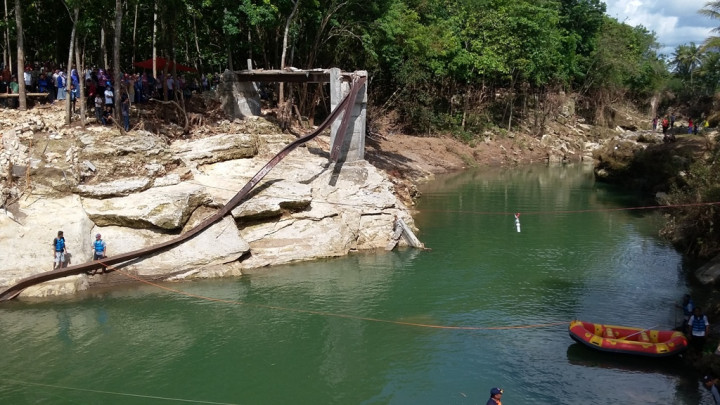 Jokowi: Perbaikan Jembatan Bonjing harus Selesai Tiga Bulan