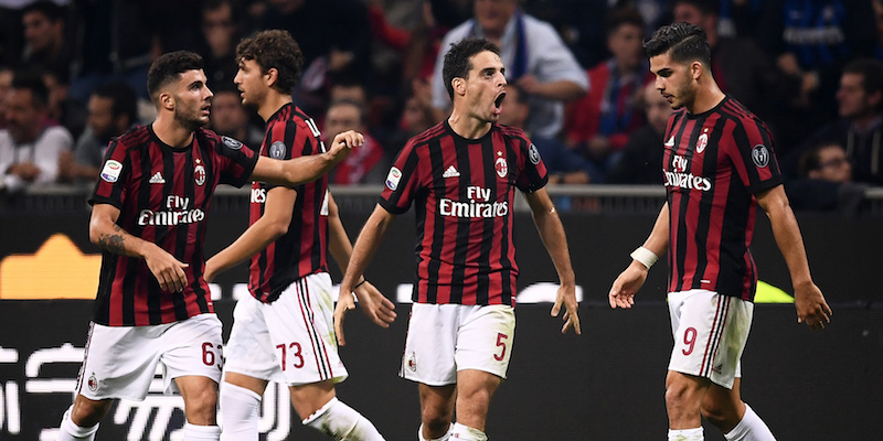 Giacomo Bonaventura (tengah) saat merayakan gol AC Milan (Foto: AFP)