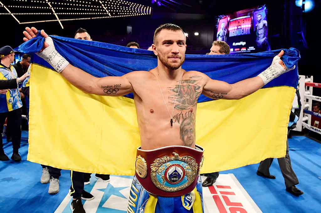 Lomachenko Pertahankan Gelar Sabuk Dunia WBO