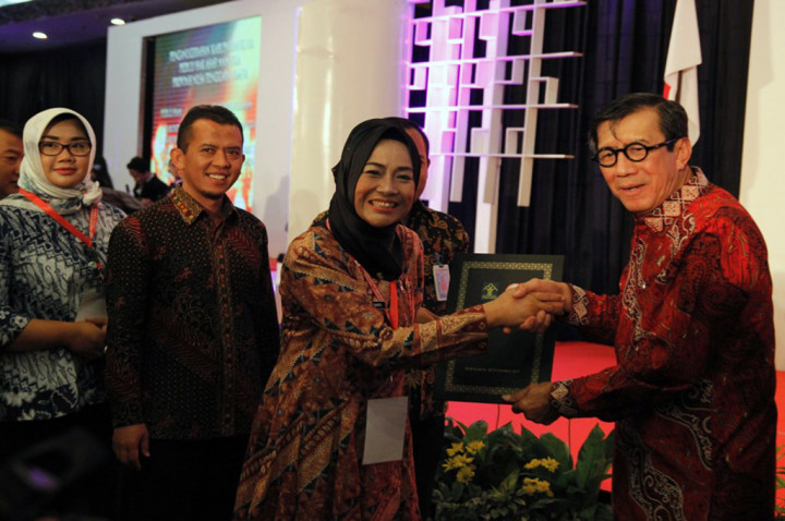 Brebes Terima Penghargaan Kabupaten Peduli HAM