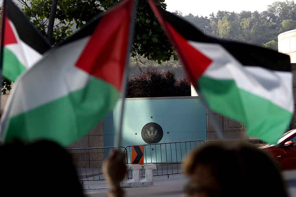 Warga Cile Unjuk Rasa di Kedubes AS di Santiago