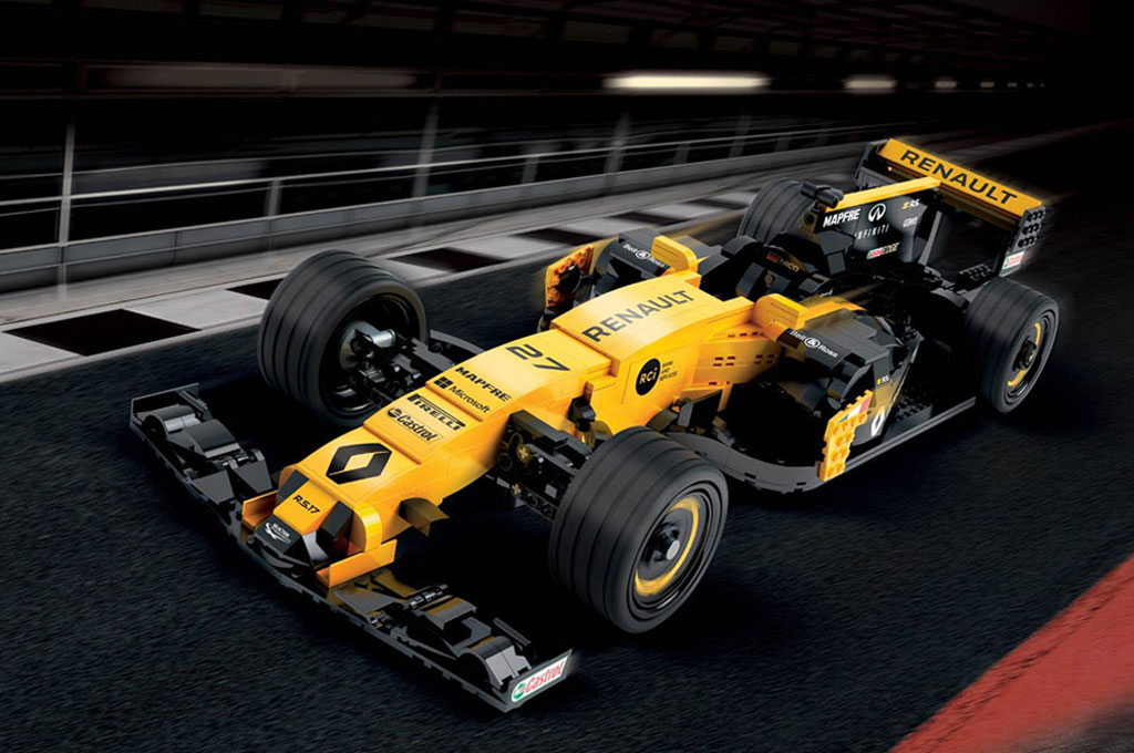 Replika Renault R.S. 17 ini dibuat dari 600 ribu balok mainan. Renault