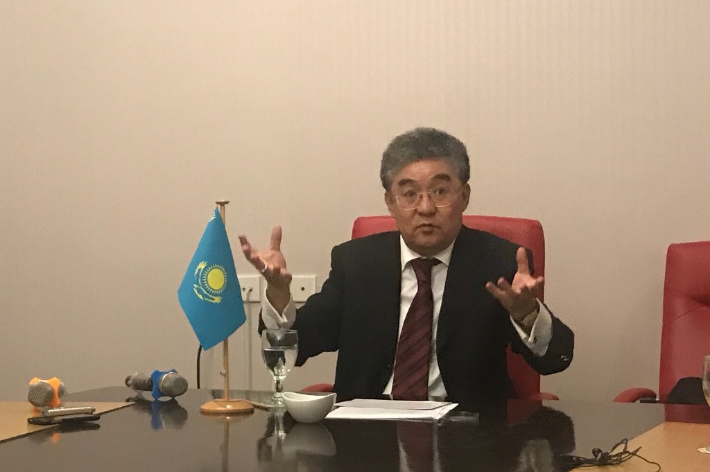 Duta Besar Kazakhstan untuk Indonesia, Askhat Orazbay menuturkan transportasi menjadi kendala kedua (Foto: Fajar Nugraha).