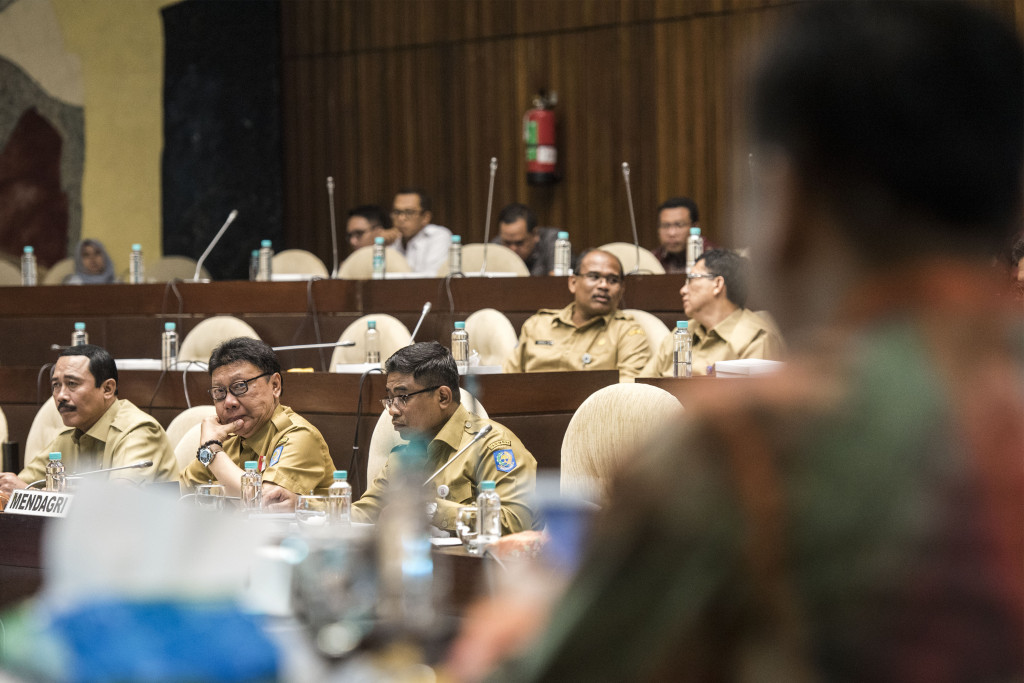 Sekjen Kemendagri Hadi Prabowo (kiri)/ANT/M. Agung Rajasa
