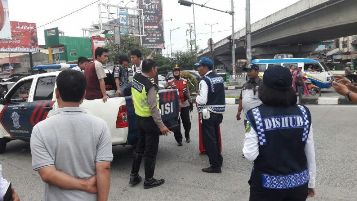 Ribuan Sopir Angkot di Medan Mogok Massal