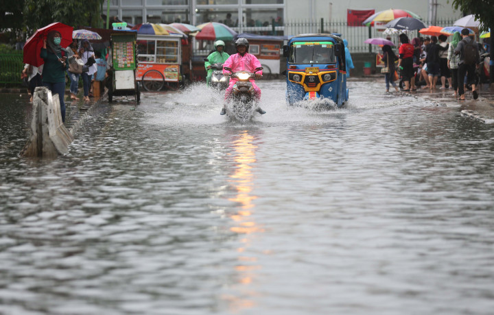 Proyek LRT dan MRT Dianggap Halangi Drainase