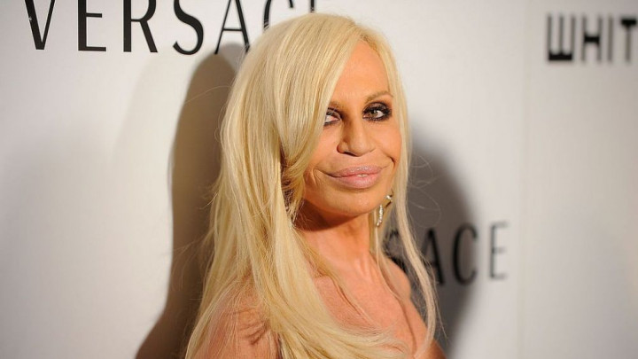 Donatella Larang Anaknya Bermain di Serial TV tentang Pembunuhan Gianni Versace