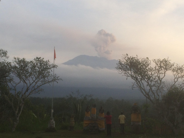 Pola Kegempaan Gunung Agung Persis Letusan 1963