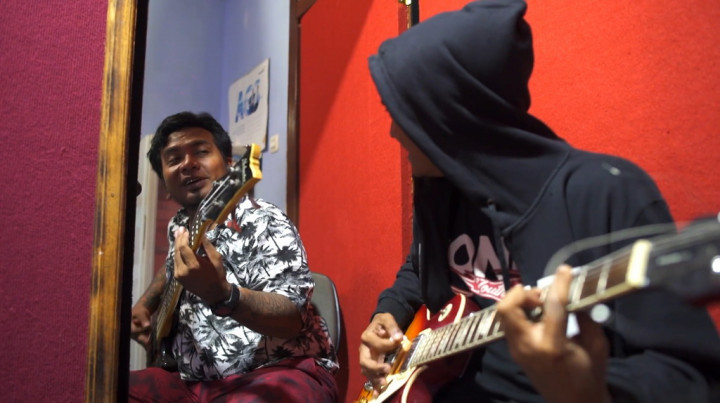Endank Soekamti Lengkapi Video Lirik Album Baru dengan Bahasa Isyarat