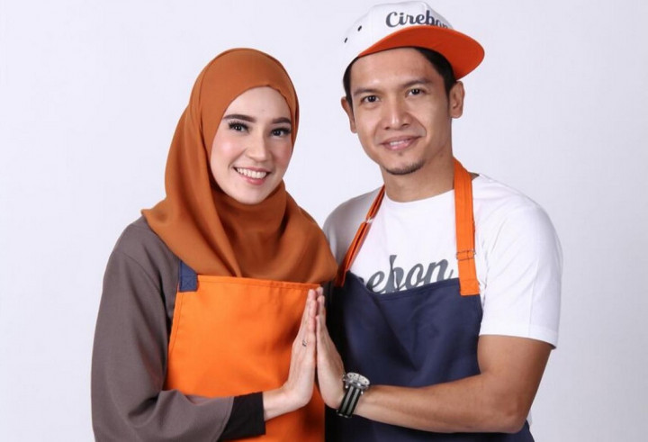 Dhini Aminarti dan Dimas Seto Kompak Urus Bisnis Kue Kekinian