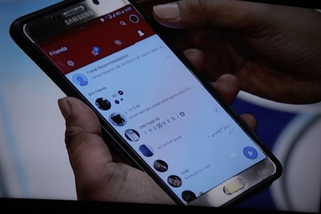 Warga Denpasar Masih Tertarik Belanja Telepon Seluler