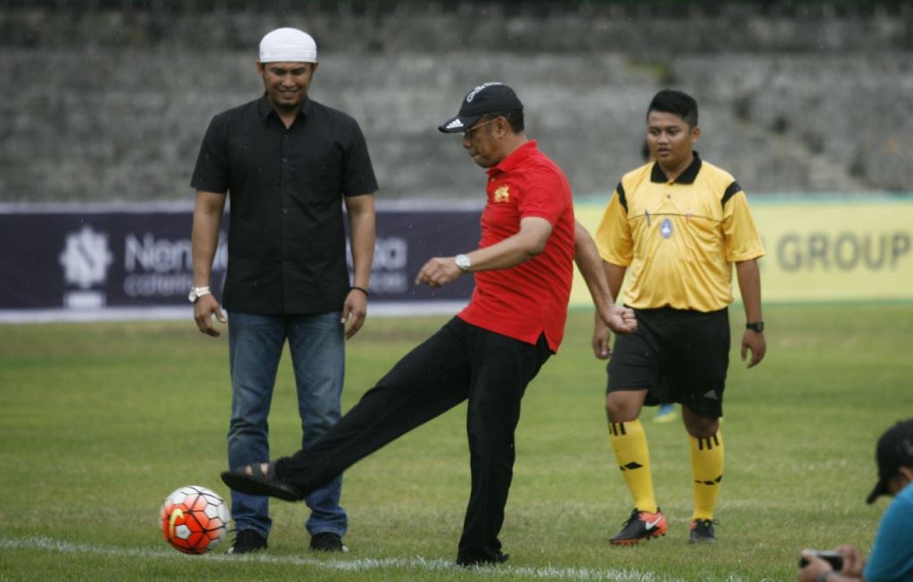 Sesmenpora Gatot S Dewa Broto membuka Nendia Primarasa Bengawan Cup 2017. (Foto: Ist)