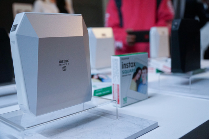 Printer Portabel Fujifilm Instax Share SP-3 SQ Resmi Masuk Indonesia