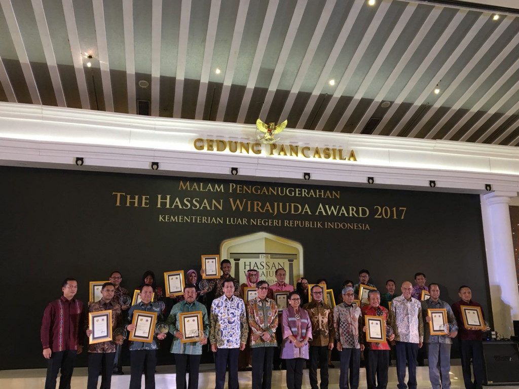 Penghargaan yang dibagi ke dalam tujuh kategori diberikan kepada total 18 individu dan lembaga. (Foto: MTVN/Sonya)