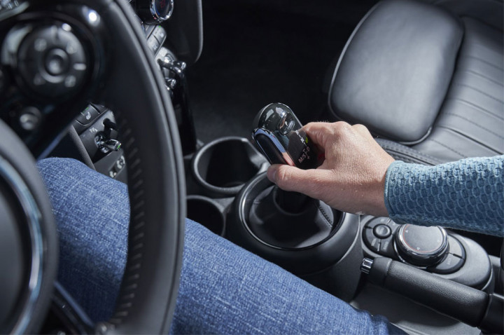 MINI Usung Transmisi 7-Percepatan Double-Clutch