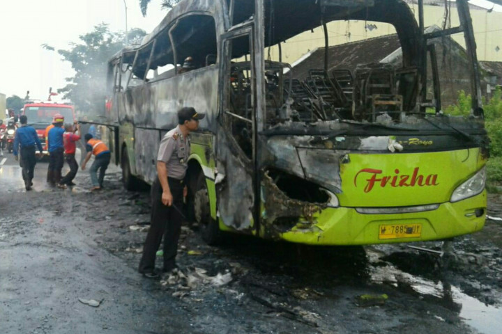 Bus Rombongan Wisata Siswa SD Terbakar di Perjalanan