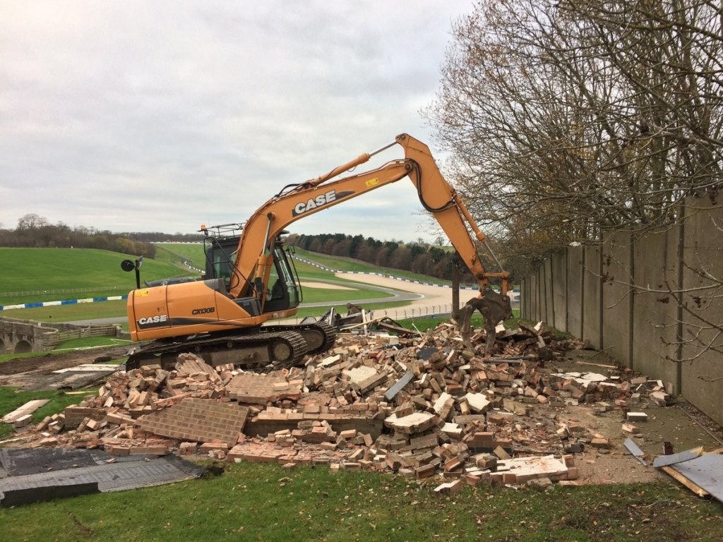Suasana renovasi Donington Park. (Foto: Motorcyclenews)
