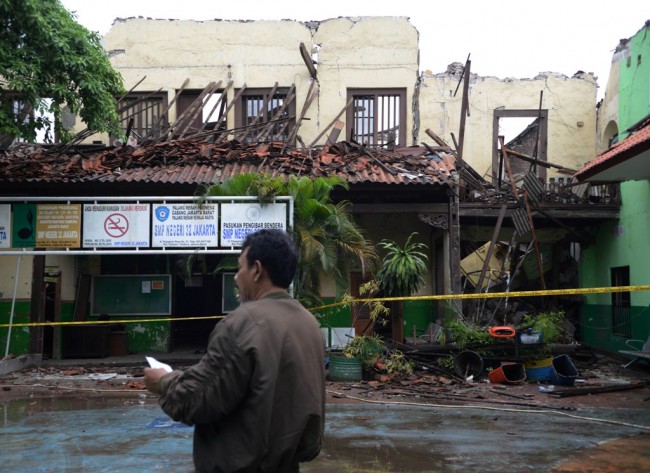 Polisi Selidiki Robohnya Bangunan di SMPN 32