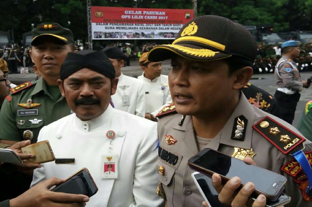Kapolresta Surakarta AKBP Ribut Hari Wibowo (kanan) dan Wali Kota Surakarta Fx Hadi Rudyatmo (kiri), Kamis, 21 Desember 2017, Mecom.id - Pythag Kurniati