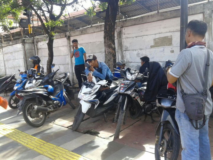 Pengojek: Pak Gubernur Buat Kita jadi Penjahat