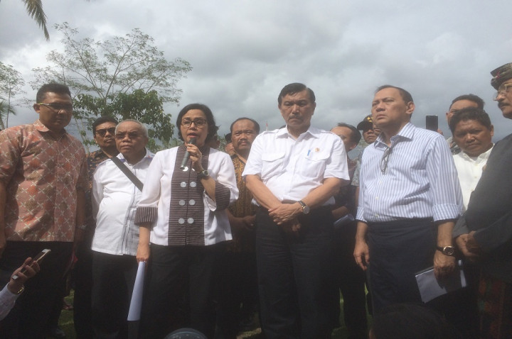 Menteri Luhut Jamin Bantuan Pengungsi Gunung Agung Tetap Didistribusikan