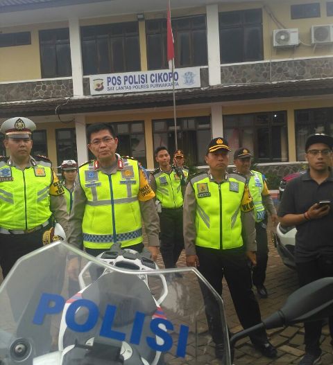 Kakorlantas Cek Kepadatan Arus Tol Cipali Pakai Motor