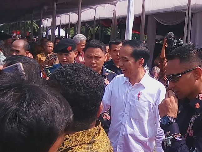 Jokowi Bagikan 705 Ribu Sertifikat Tanah di Semarang