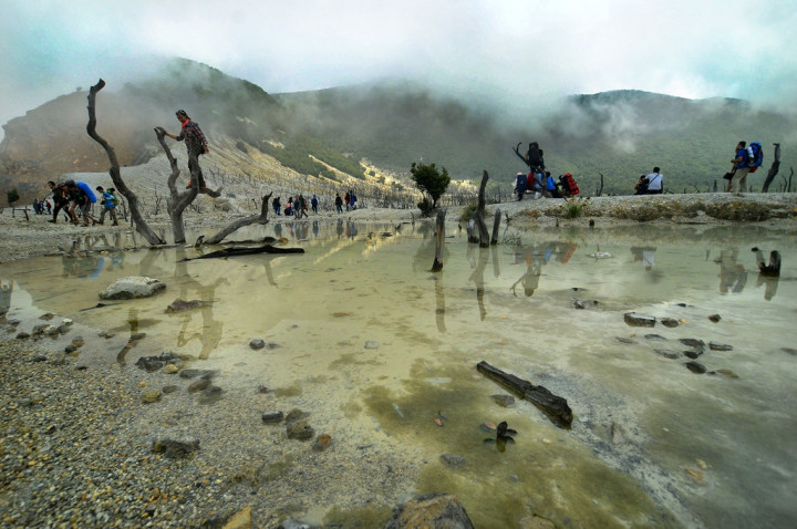 Wisatawan Diingatkan Jalur Wisata di Garut Rawan Longsor