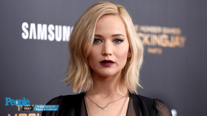Jennifer Lawrence Rayakan Natal Bersama Pasien Rumah Sakit Anak