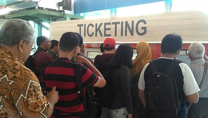 Warga Masih Bingung Beli Tiket Kereta Bandara