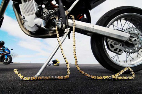 Dampak Buruk Melumasi Ratai Motor Dengan Oli Bekas Dampak Buruk Melumasi Ratai Motor Dengan Oli Bekas