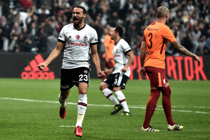Everton Selangkah Lagi Dapatkan Bomber Besiktas