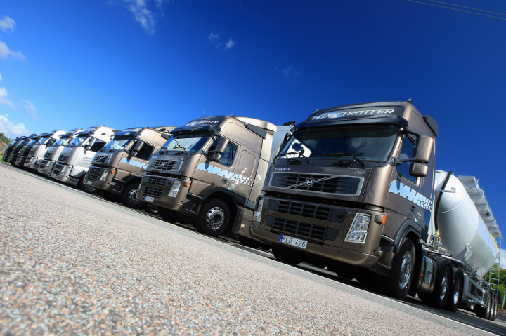 Geely Holding Resmi Miliki Saham Volvo Trucks