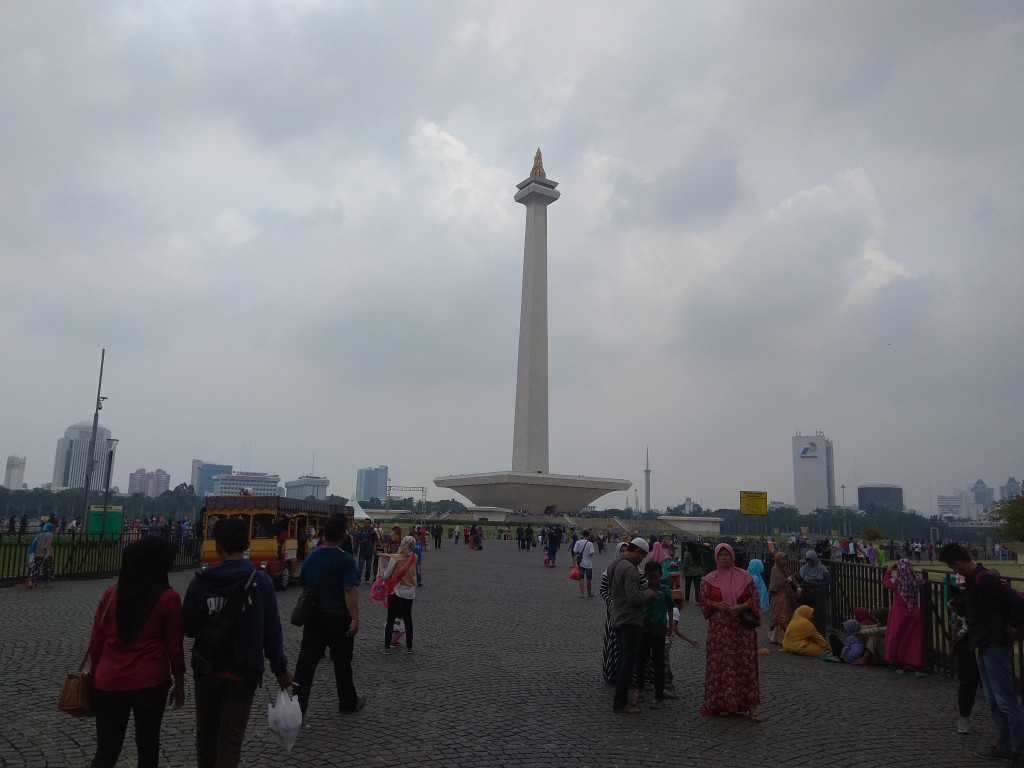 Monas semakin ramai menjelang tahun baru. Foto: Medcom.id/Marcheilla Ariesta.