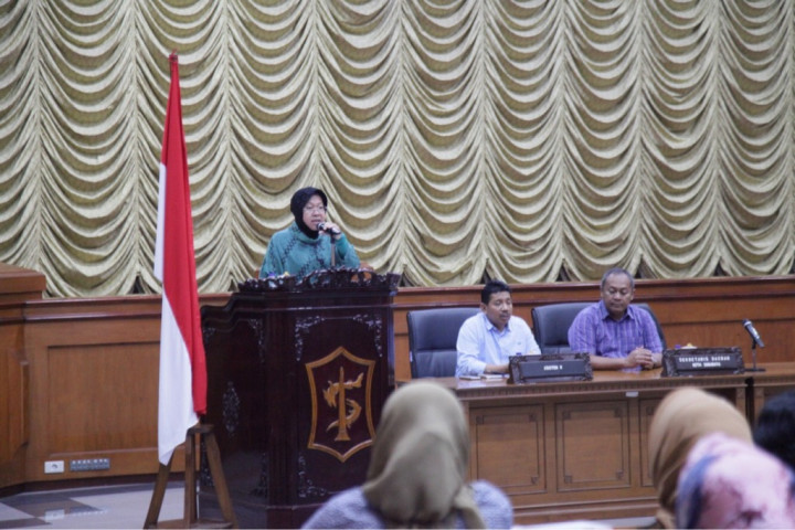 Risma Imbau Warga Rayakan Tahun Baru tak Berlebihan