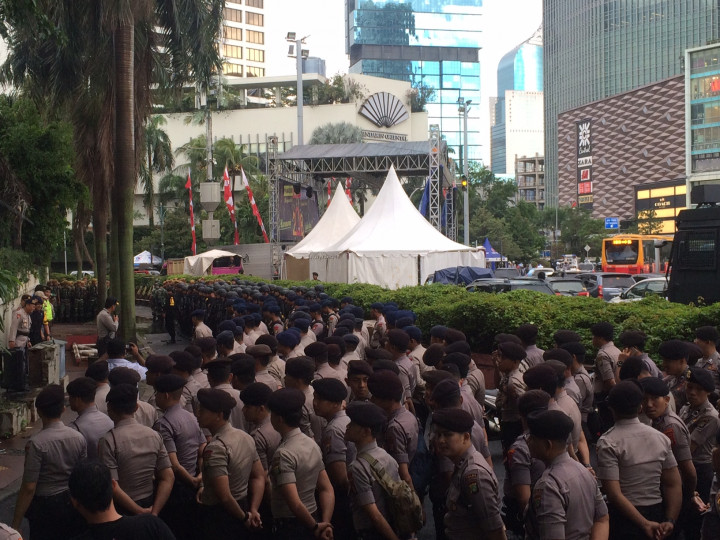 825 Aparat Gabungan Jaga Tahun Baru di Bundaran HI