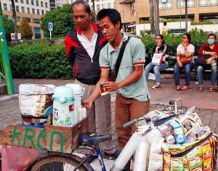 Pedagang di Bundaran HI Dapat Omzet Lebih