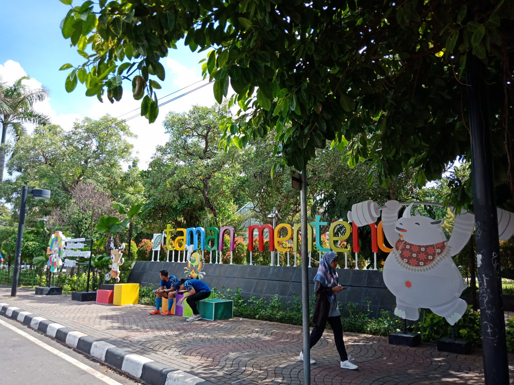 Taman Menteng Bersih Pasca Perayaan Tahun Baru