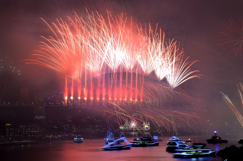 Festival kembang api dalam malam pergantian tahun di Sydney, Australia, 1 Januari 2018. (Foto: AFP/STR)