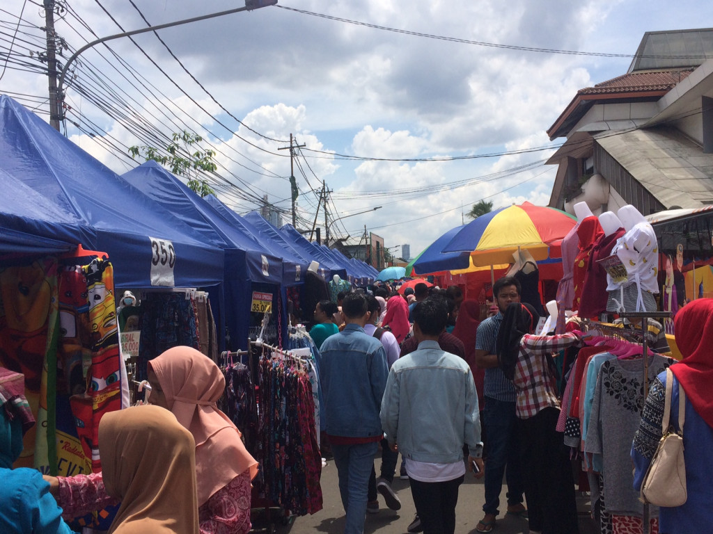 Suasana PKL di Jati Baru, Tanah Abang, Jakarta Pusat/Medcom.id/Monica Felicitas Gracia