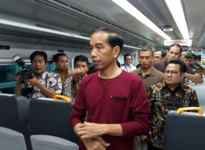 Jokowi Sebut Harga Tiket Kereta Bandara Masih Dibahas