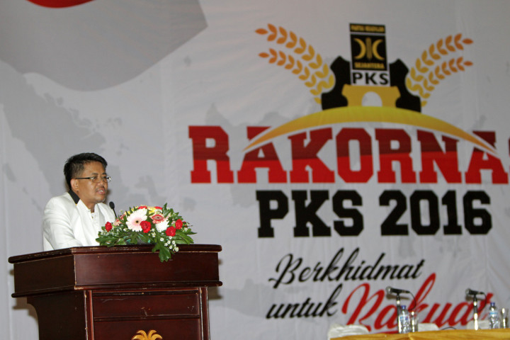 PKS Klaim Dilobi PDIP & Golkar