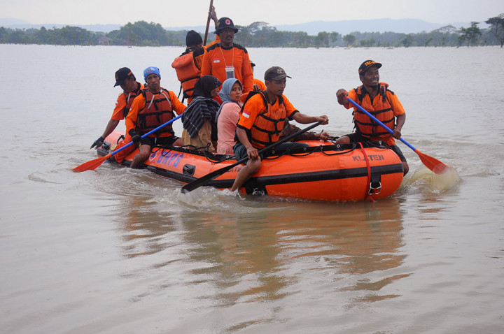 BPBD Mataram Dapat Bantuan 2 Perahu Karet