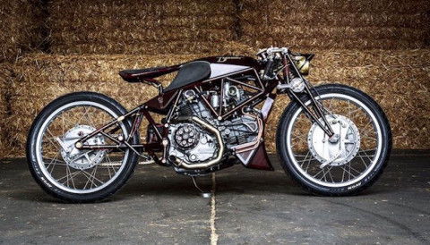 Ducati 900SS ' Typhoon' Bergaya Track Racer