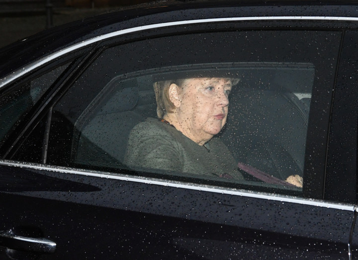 Merkel Resumes Talks to End Political Stalemate