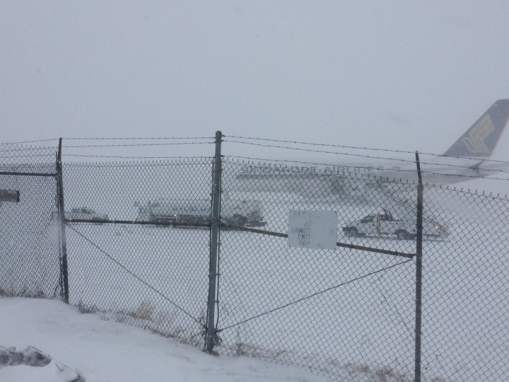 Ribuan Penerbangan di AS Batal Akibat Badai Salju