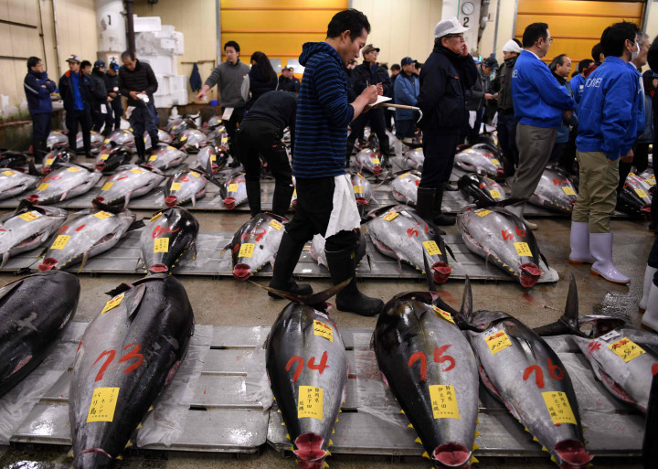 Japan's Historic Tsukiji Market Holds Final New Year Auction