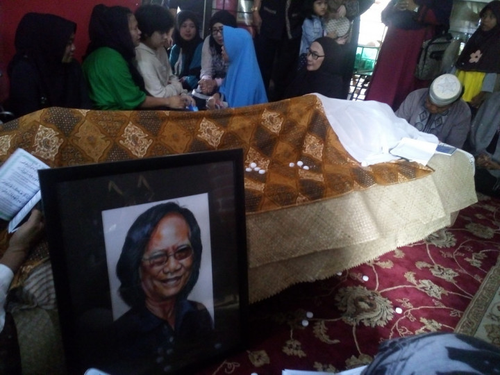 Sesak Sebelum Meninggal, Yon Koeswoyo Enggan Dibawa ke Rumah Sakit