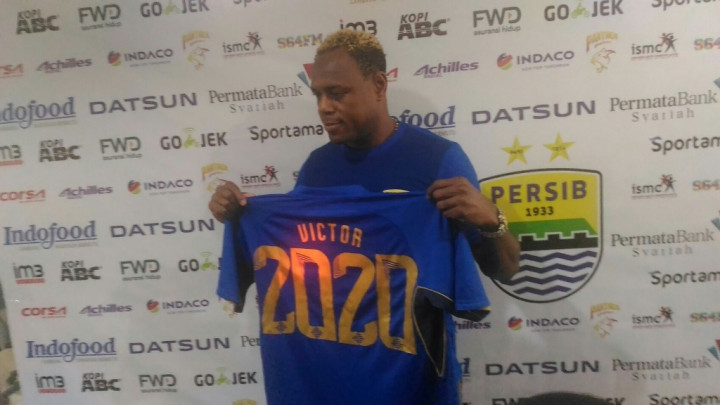 Persib Kontrak Victor Igbonefo 3 Tahun