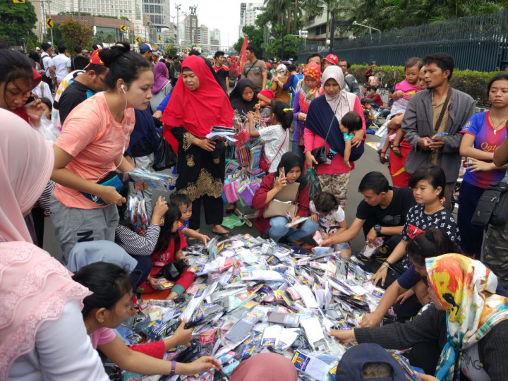 Kumpulkan Pundi Uang di <i>Car Free Day</i>